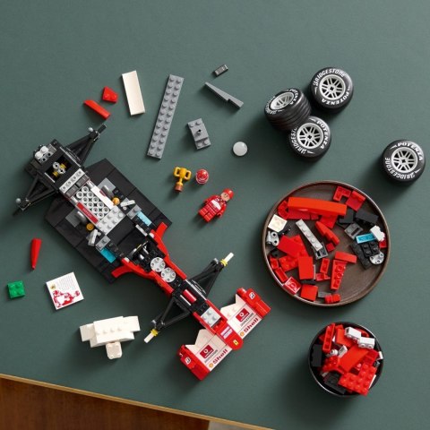 Klocki Icons 11375 Ferrari F2004 i Michael Schumacher