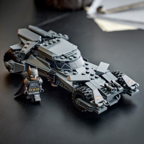 Klocki Super Heroes 76331 Batmobil z filmu Batman v Superman