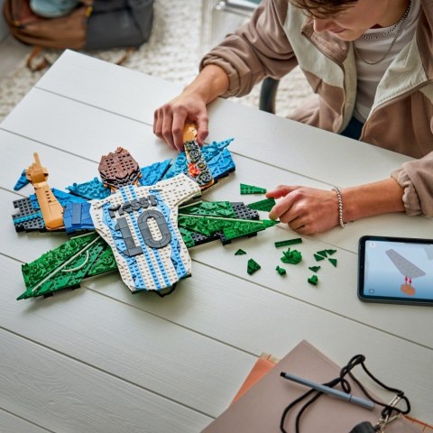 Klocki Editions 43018 Lionel Messi - cieszynka