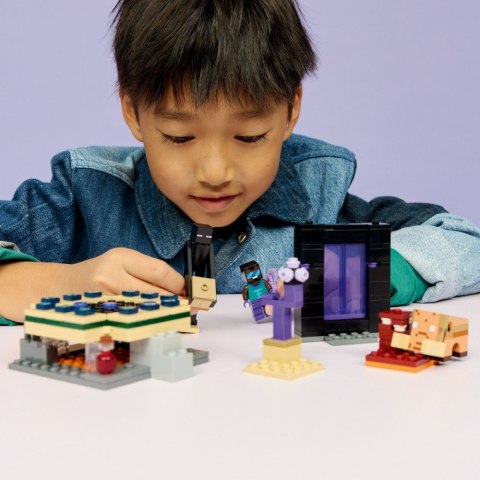 Klocki Minecraft 21584 Podróż przez portal Netheru i Kresu LEGO